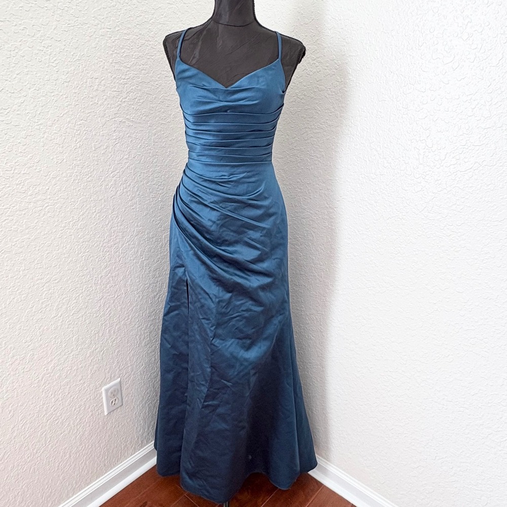 JJ's House Pleated Lace Up Back Formal Gown Dress Womens 4 Blue